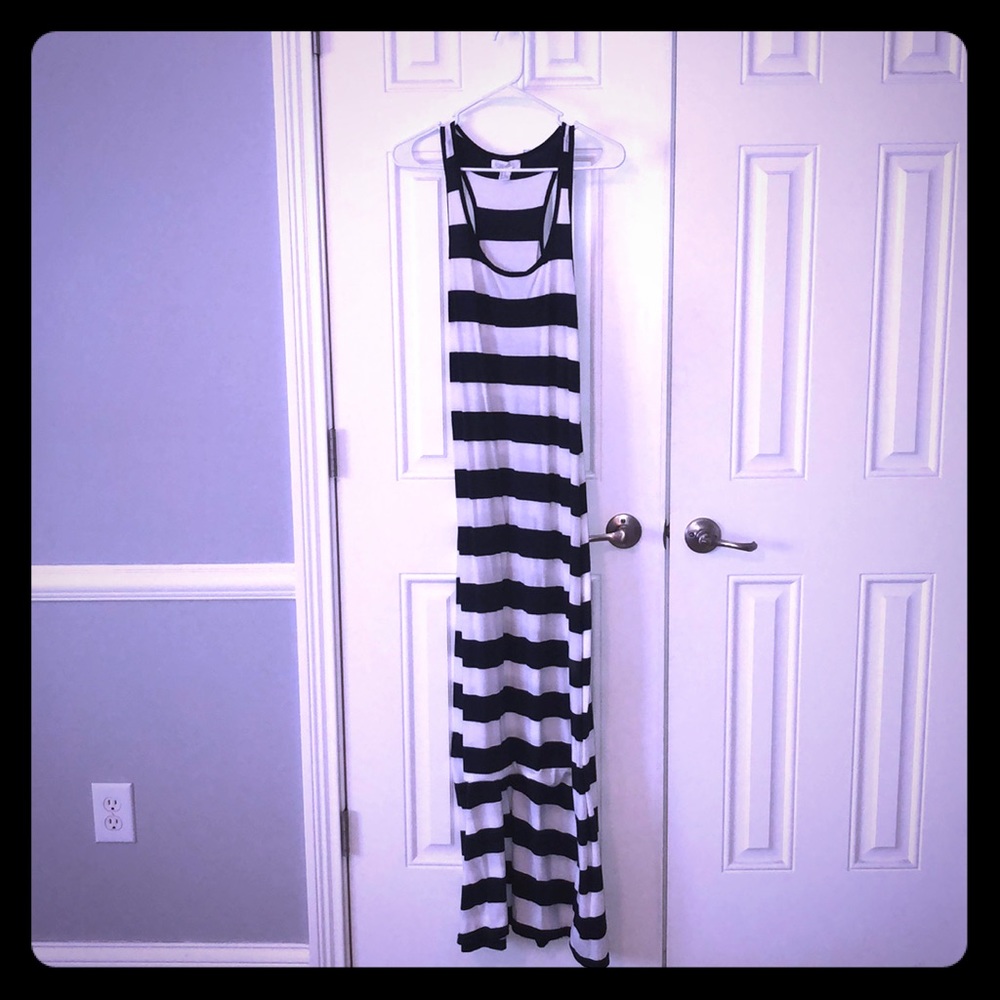 Forever 21 size medium blue & white maxi